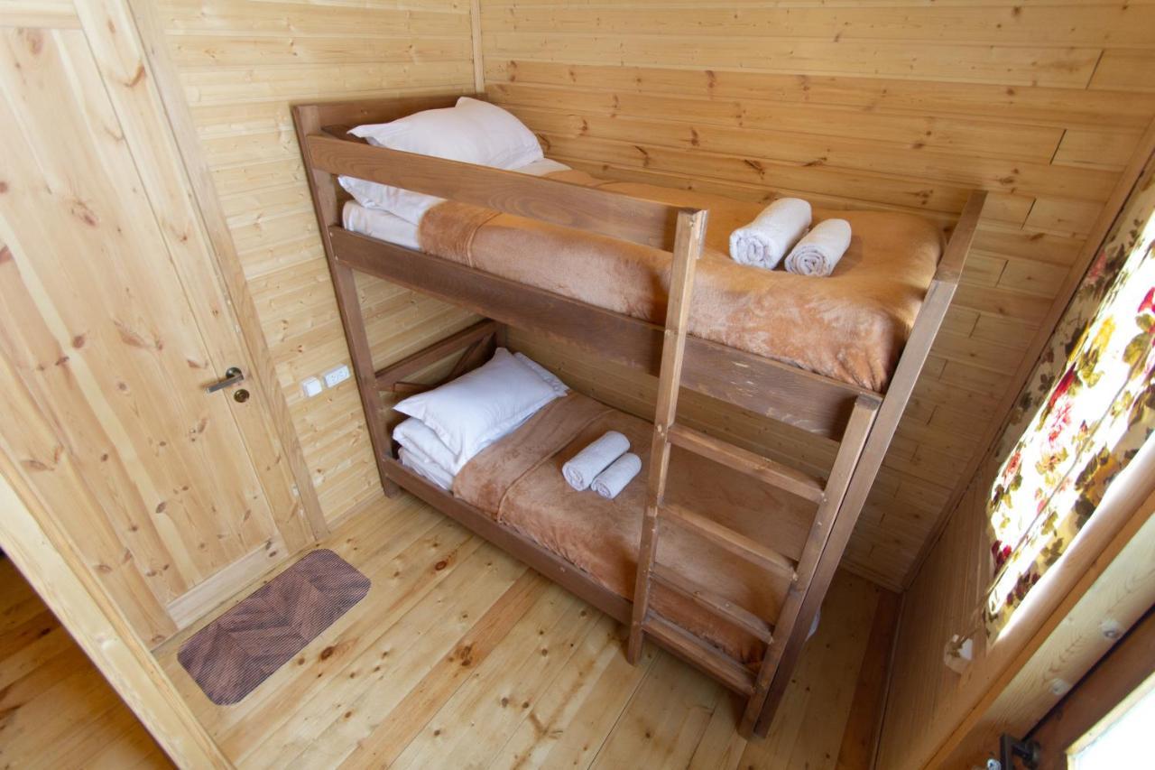 מסטיה Mountain Cabins מראה חיצוני תמונה
